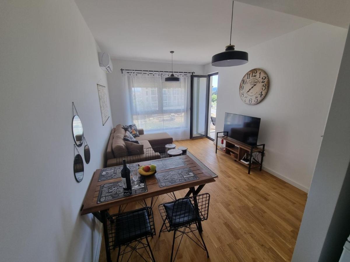 Apartman Javi Apartment บาร์ ภายนอก รูปภาพ