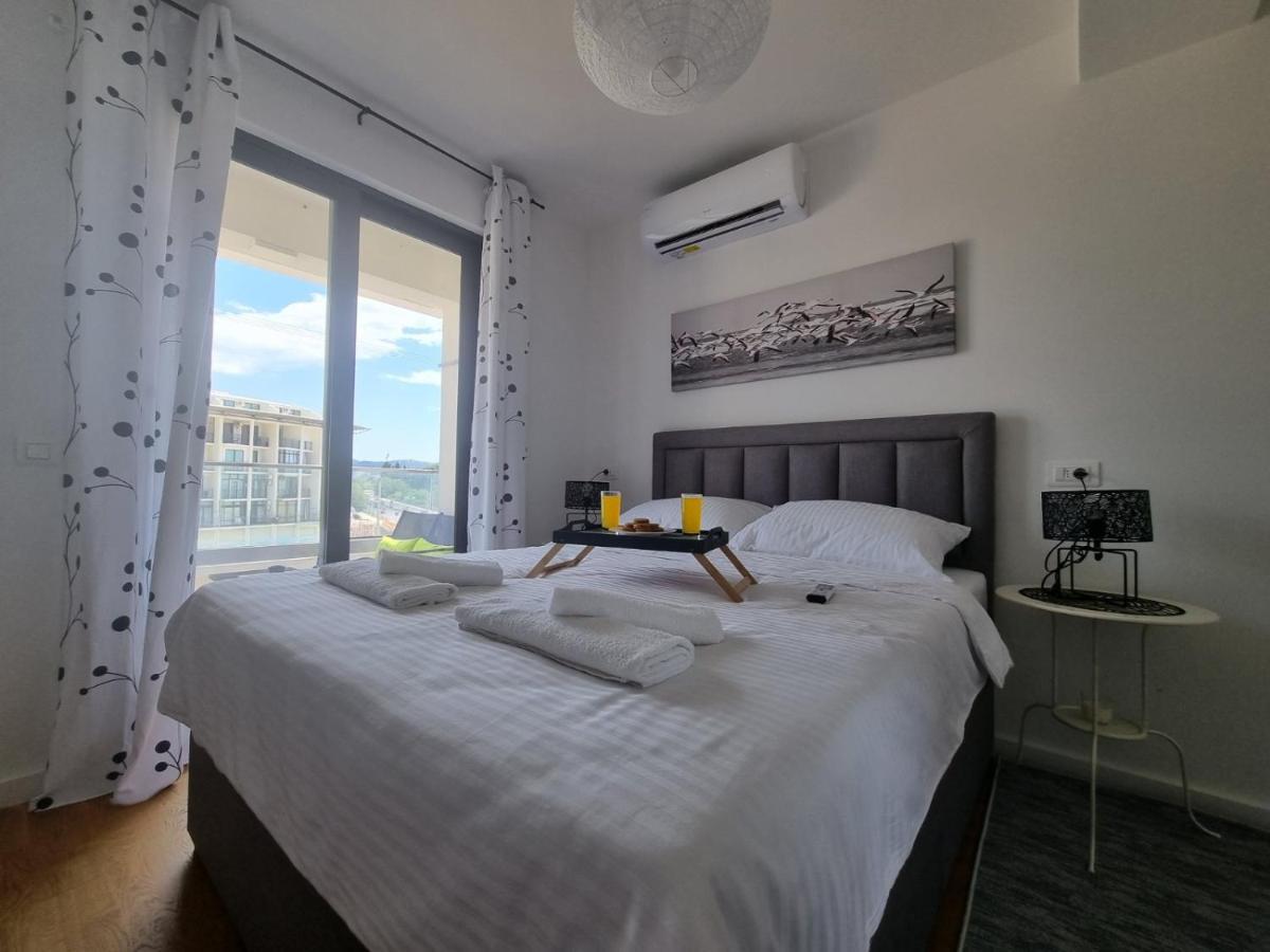 Apartman Javi Apartment บาร์ ภายนอก รูปภาพ