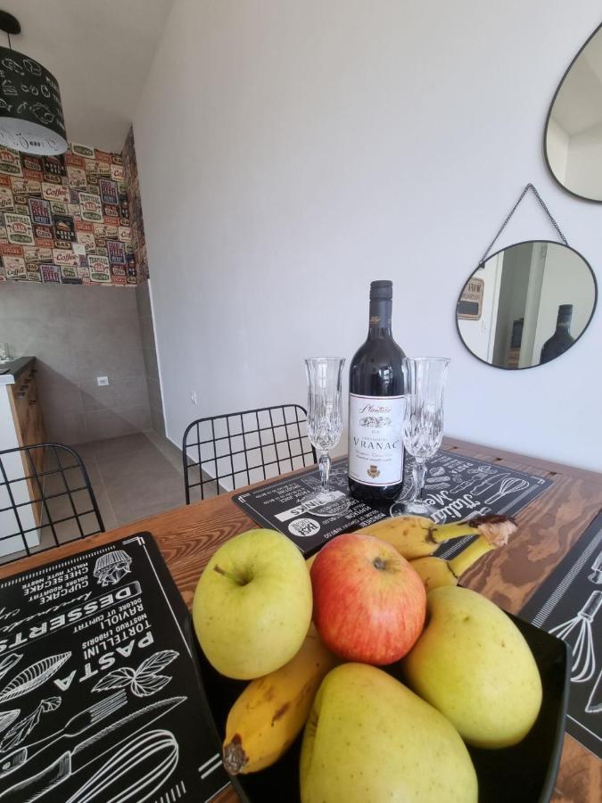 Apartman Javi Apartment บาร์ ภายนอก รูปภาพ