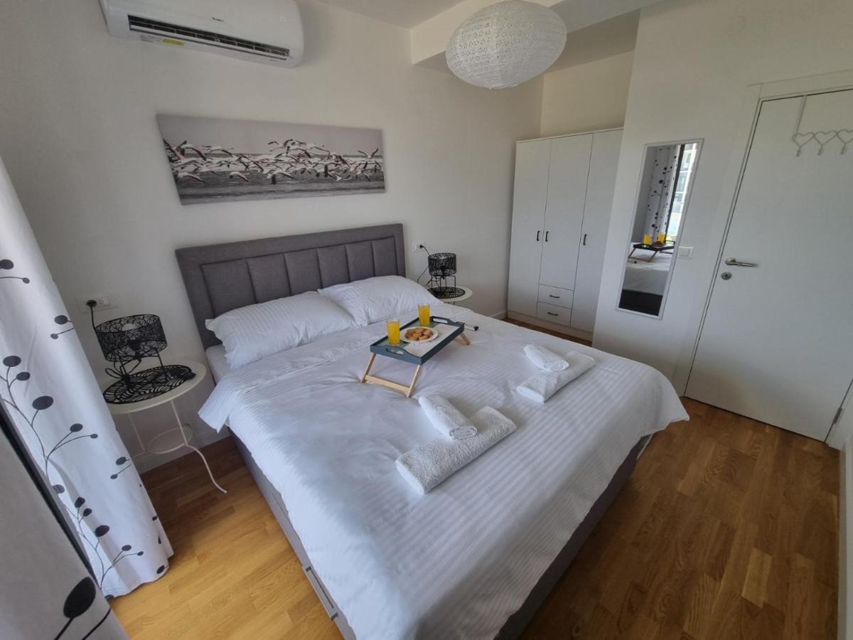 Apartman Javi Apartment บาร์ ภายนอก รูปภาพ