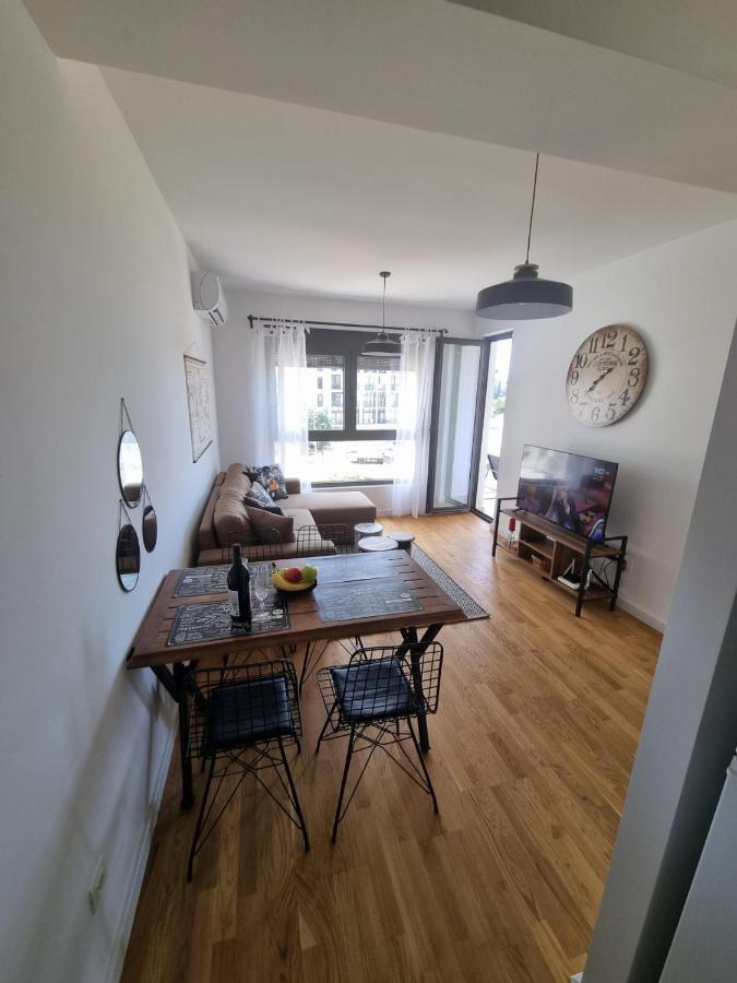 Apartman Javi Apartment บาร์ ภายนอก รูปภาพ