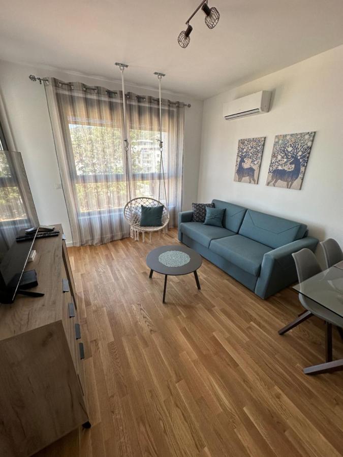 Apartman Javi Apartment บาร์ ภายนอก รูปภาพ