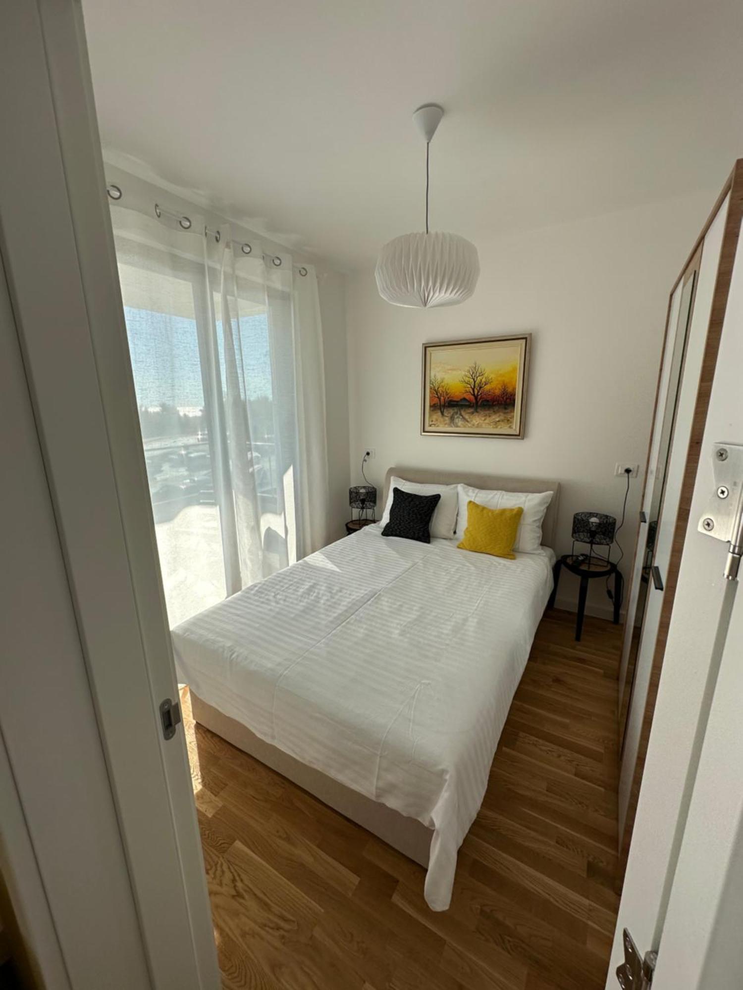 Apartman Javi Apartment บาร์ ภายนอก รูปภาพ