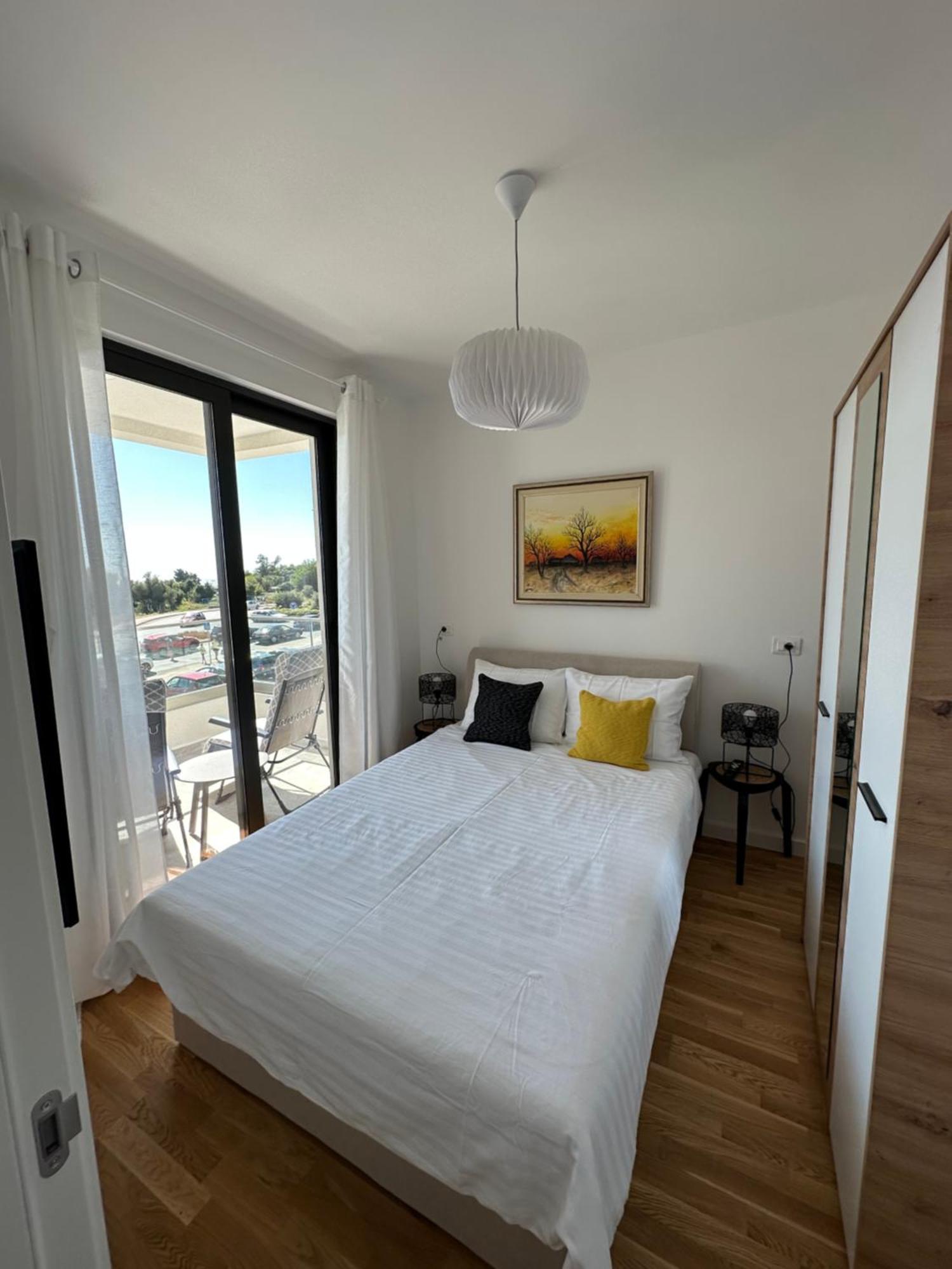 Apartman Javi Apartment บาร์ ภายนอก รูปภาพ