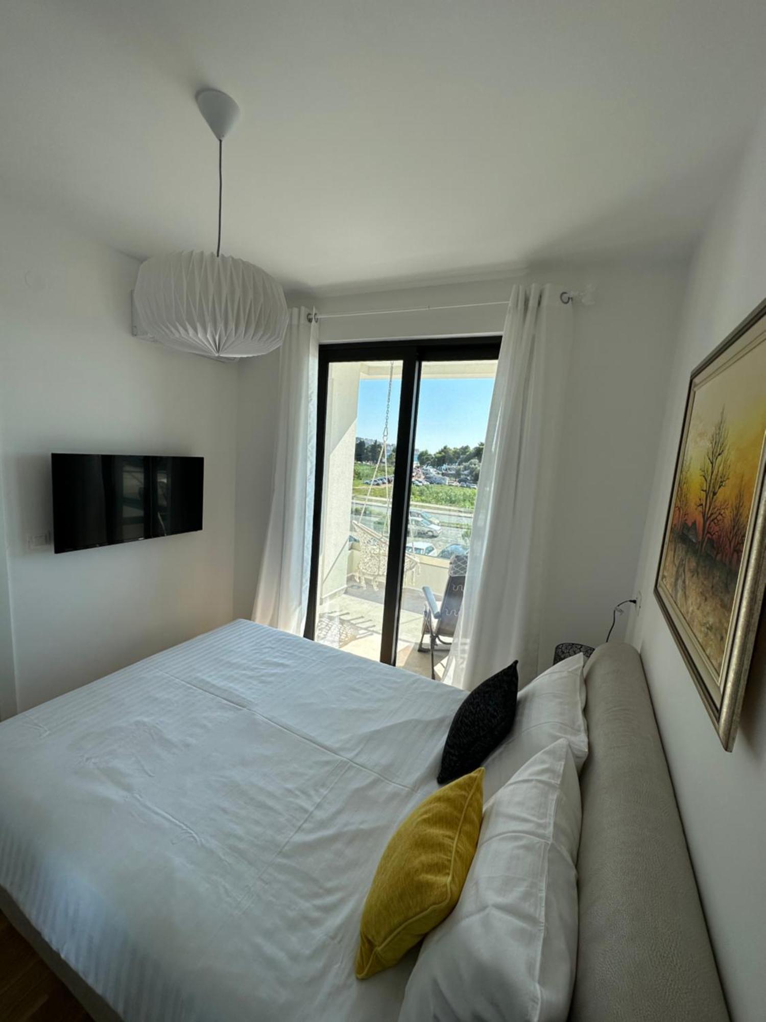 Apartman Javi Apartment บาร์ ภายนอก รูปภาพ