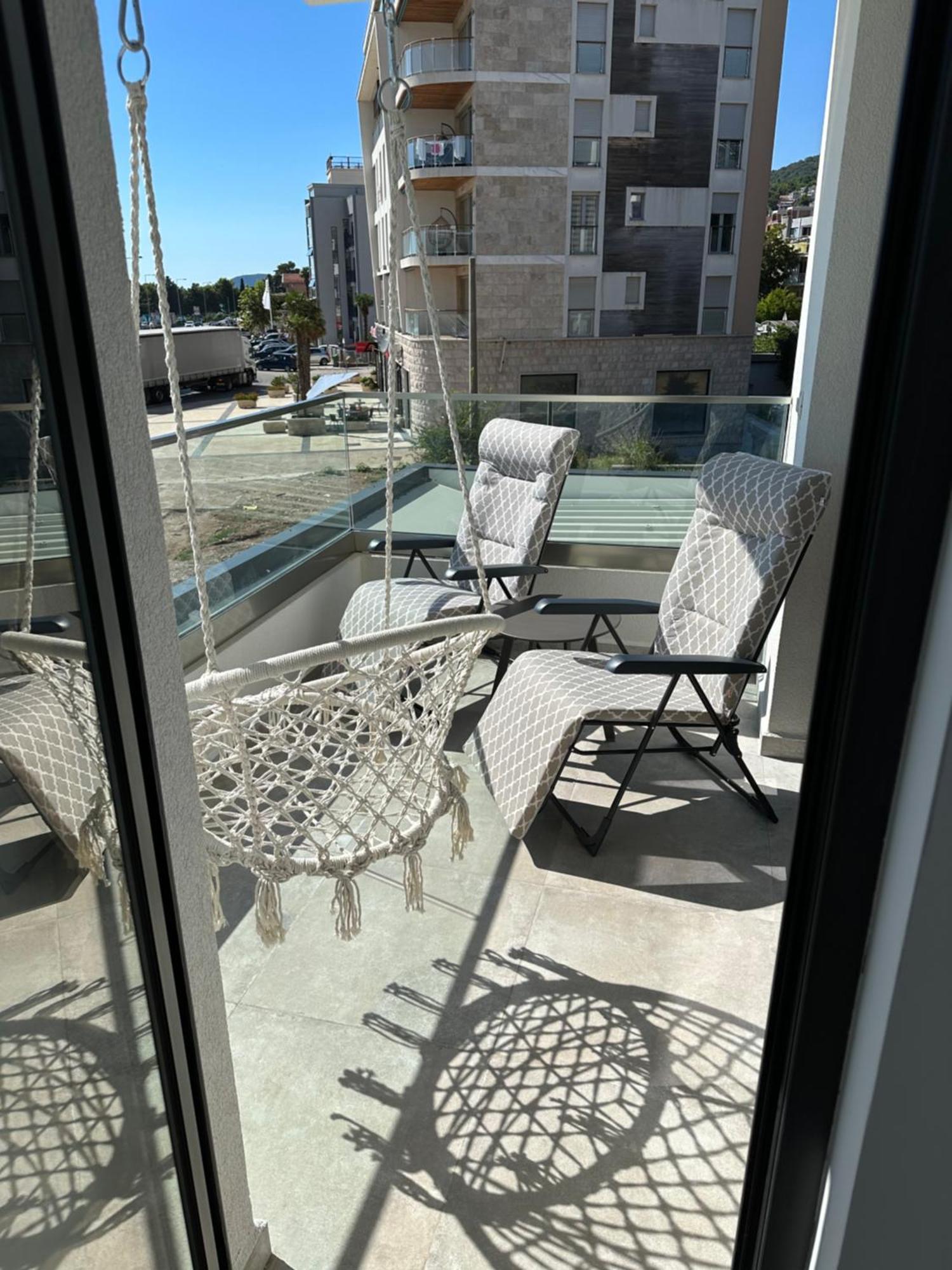 Apartman Javi Apartment บาร์ ภายนอก รูปภาพ