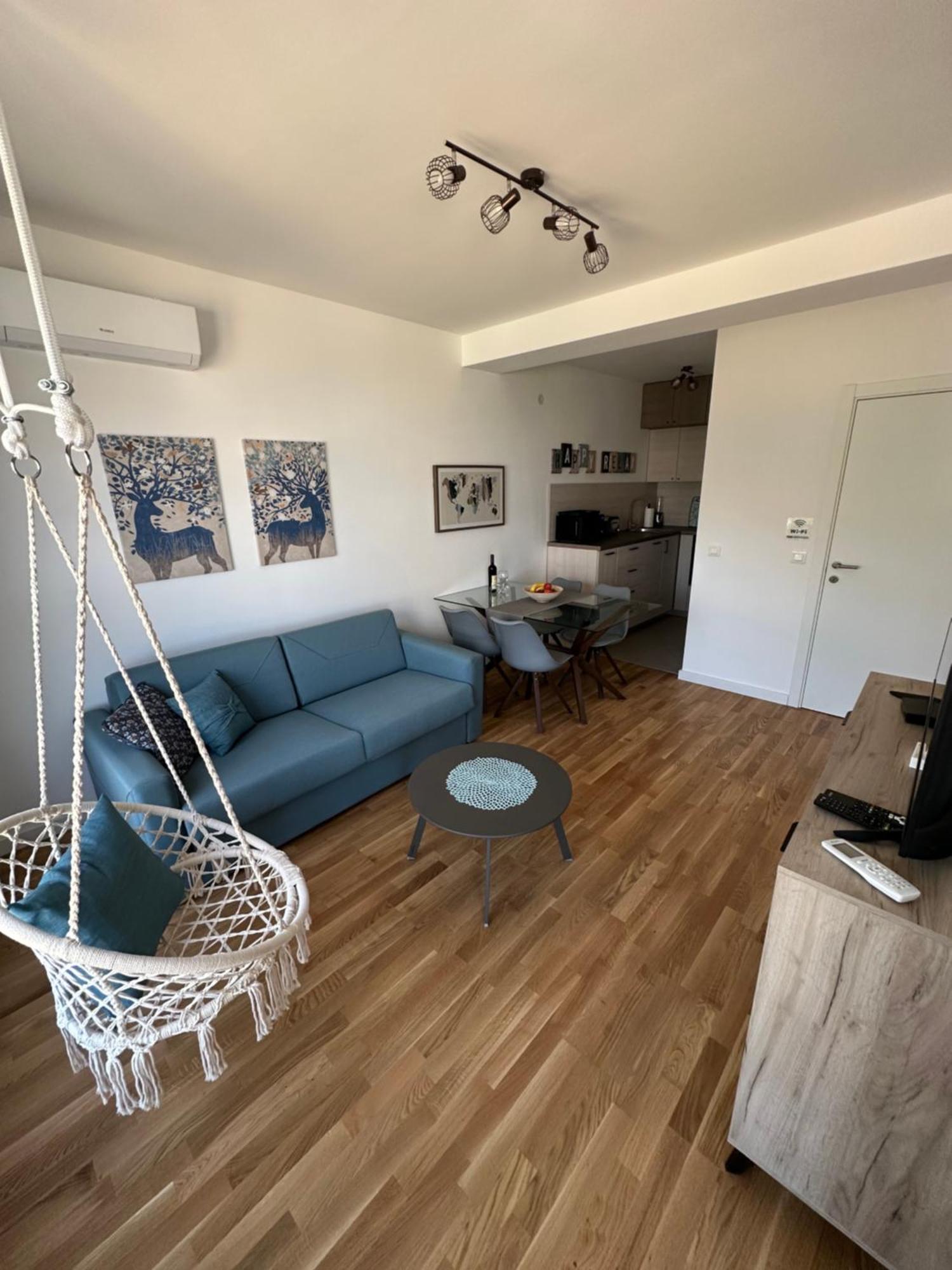 Apartman Javi Apartment บาร์ ภายนอก รูปภาพ