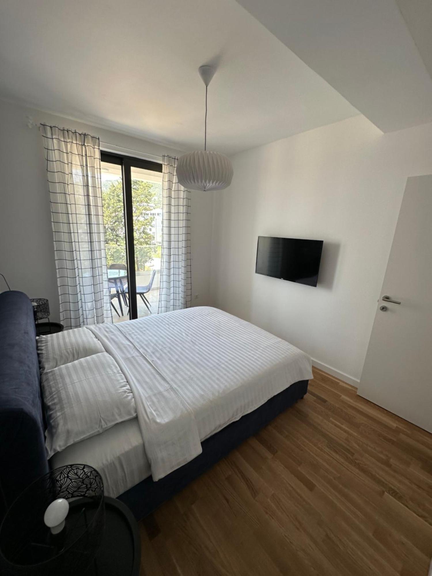Apartman Javi Apartment บาร์ ภายนอก รูปภาพ