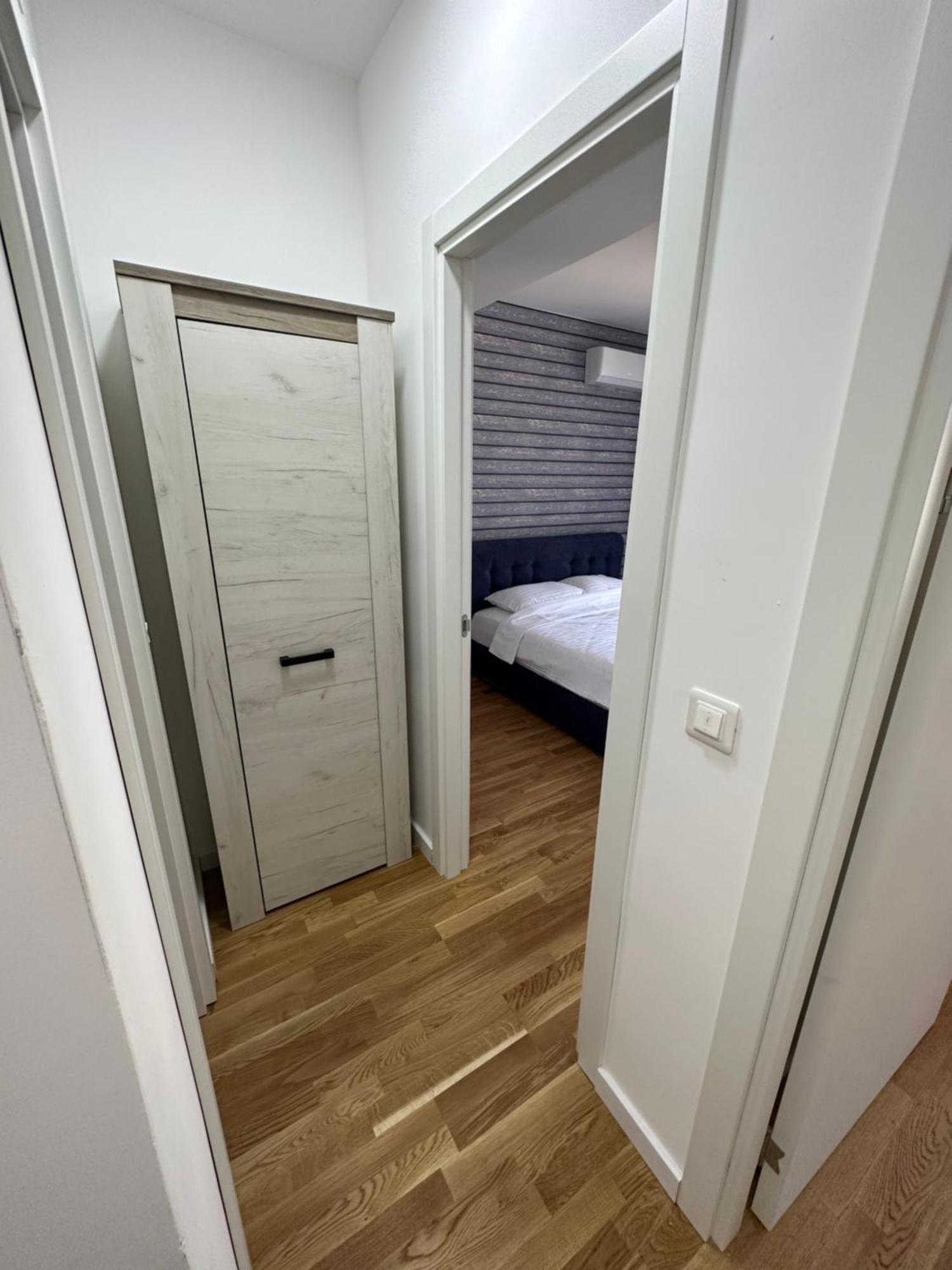 Apartman Javi Apartment บาร์ ภายนอก รูปภาพ
