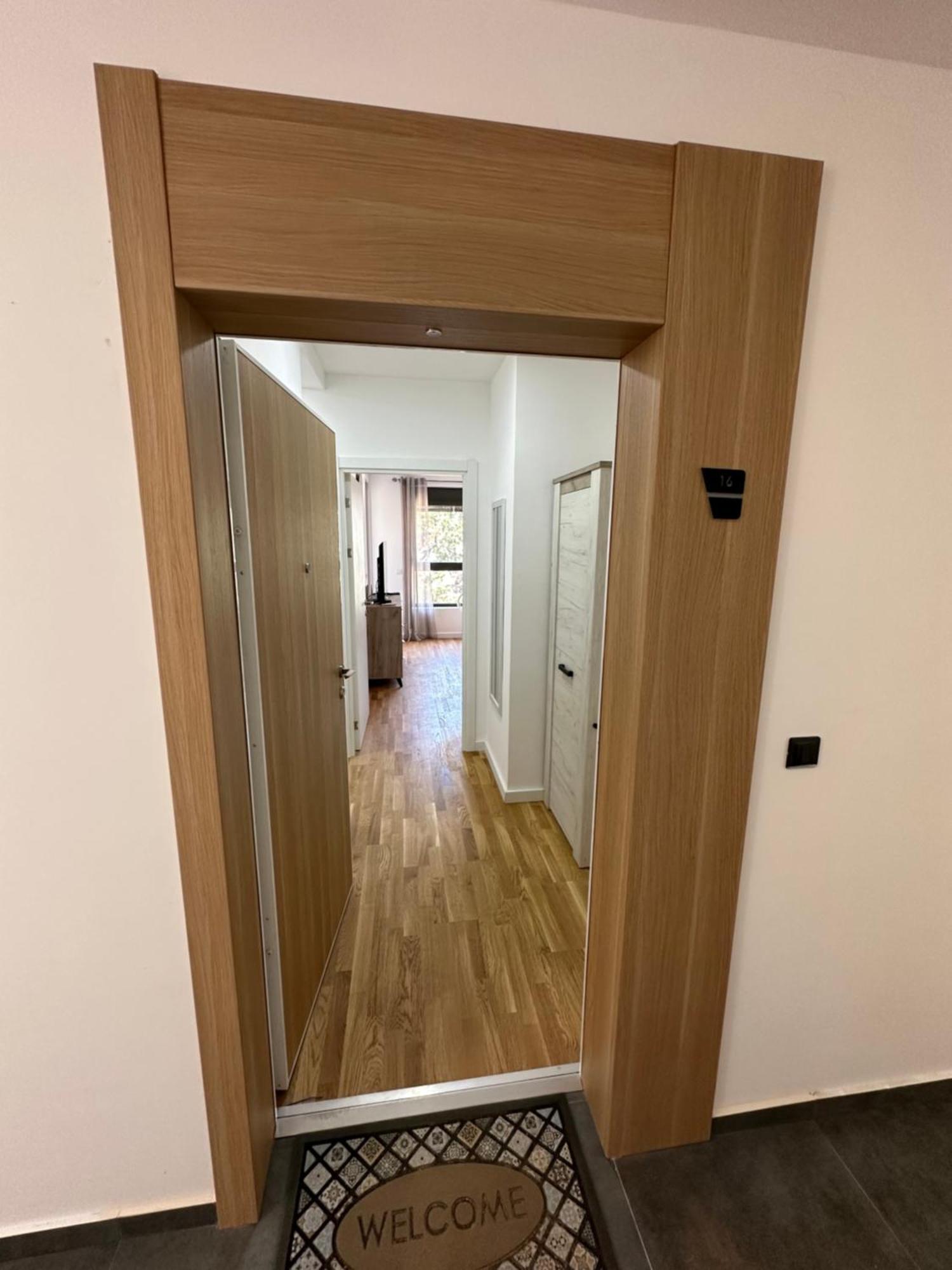 Apartman Javi Apartment บาร์ ภายนอก รูปภาพ